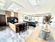 Maison à vendre 7 pièces 193 m² - PERDREAUVILLE (78) - Piscine - garage - plain pied