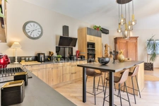 Villa contemporaine de plain-pied – piscine, patio et terrain de 2 250 m² – à 10 min d’Uzès