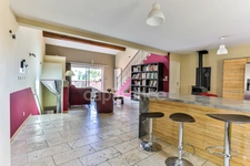 Maison de village avec atelier et terrasse au cœur de Collias