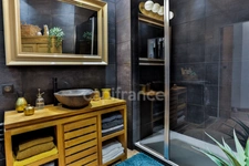 Villa contemporaine de plain-pied – piscine, patio et terrain de 2 250 m² – à 10 min d’Uzès