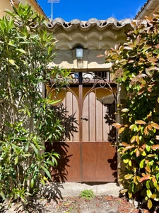 Maison de caractère rénovée – Cour, terrasse et 4 chambres – Secteur Lussan ✨