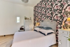 Villa contemporaine de plain-pied – piscine, patio et terrain de 2 250 m² – à 10 min d’Uzès