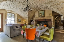 ✨Demeure de caractère avec jardin clos, piscine et dépendances – à 10 mn d’Uzès ✨