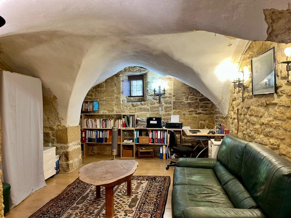 Maison de village en pierre – 101 m² – cœur de Remoulins