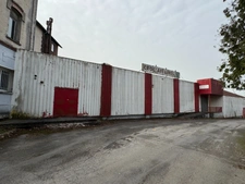 A vendre - Entrepôt / bâtiment de stockage 305m² avec parking. BUIRE (02)