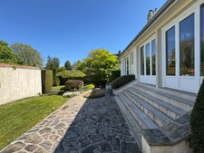 🏡 Élégante maison semi-individuelle – Centre-ville de Fourmies – 159 m² – Jardin arboré – Garage 45 m²