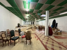 A vendre - Entrepôt / bâtiment de stockage 305m² avec parking. BUIRE (02)