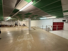 A vendre - Entrepôt / bâtiment de stockage 305m² avec parking. BUIRE (02)