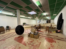 A vendre - Entrepôt / bâtiment de stockage 305m² avec parking. BUIRE (02)