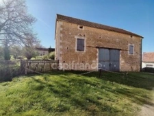 Jolie Grange 120m2, ses dépendances , le tout sur un Magnifique terrain arboré de 2000M2