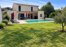Terrain à vendre de 916,00 m² SAINTES (17)