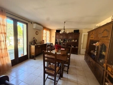MAISON INDIVIDUELLE – TERRAIN DE 607 M² – GARAGES – PISCINABLE – POSSIBILITÉS D’AGRANDISSEMENT ET DE SURÉLÉVATIONPEROLS (34)
