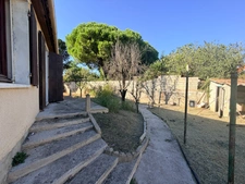 MAISON INDIVIDUELLE – TERRAIN DE 607 M² – GARAGES – PISCINABLE – POSSIBILITÉS D’AGRANDISSEMENT ET DE SURÉLÉVATIONPEROLS (34)
