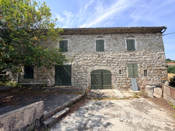Maison ARDÈCHE – Au cœur des montagnes ardéchoises, maison de caractère de 191 m² dans un écrin de nature - 5 chambres – Garage & combles