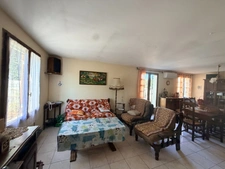 MAISON INDIVIDUELLE – TERRAIN DE 607 M² – GARAGES – PISCINABLE – POSSIBILITÉS D’AGRANDISSEMENT ET DE SURÉLÉVATIONPEROLS (34)