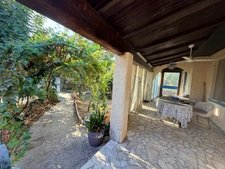 MAISON INDIVIDUELLE – TERRAIN DE 607 M² – GARAGES – PISCINABLE – POSSIBILITÉS D’AGRANDISSEMENT ET DE SURÉLÉVATIONPEROLS (34)