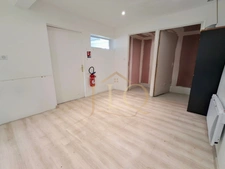 LE CAMP DE BASE DES BÂTISSEURS, 200 m² de locaux professionnels et 1 452 m² de réserve foncière pour accompagner la croissance de votre entreprise.