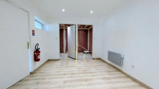 Le camp de base des bâtisseurs - 200 m² de locaux professionnels et 1 452 m² de réserve foncière pour accompagner la croissance de votre entreprise.