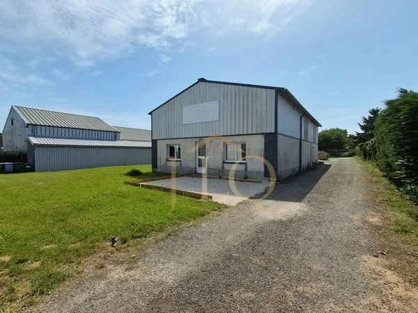 Le camp de base des bâtisseurs - 200 m² de locaux professionnels