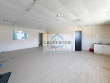 Local à louer  200 m2 Chambéry