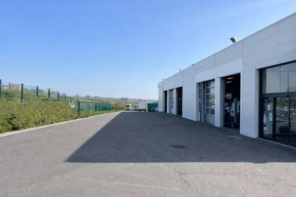 Batiment industriel à vendre SAINT GERMAIN LAVAL (42) - bâtiment 1 300 m² - parcelle 16 158 m²
