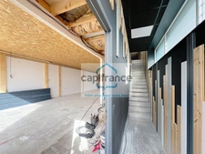 Local/bureau à louer PORTE DE SAVOIE (73) Atelier 150 m² - bureau 130 m² - cour