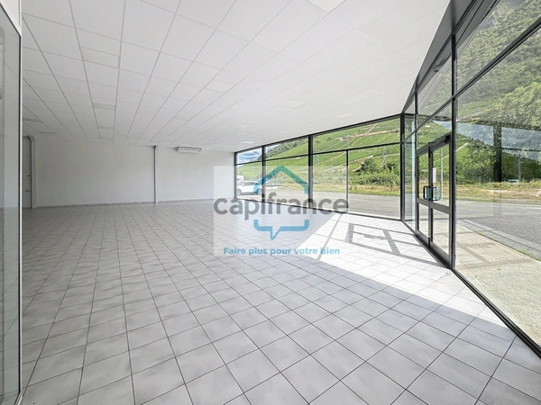 Local/bureau à louer FRANCIN (73) - local commercial 520 m² + parking