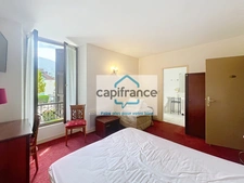  A vendre VALGELON-LA ROCHETTE (73) Murs 406 m² + sous sol, sur parcelle de 1 053m²