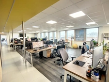 Local/bureau à vendre CHAMBERY (73) - 483 m² - 12 parking privés - 2 grandes terrasses Sud