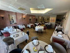 Fonds de commerce + Murs Hôtel Restaurant à vendre proche de ROANNE (42)