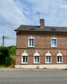 A vendre : Maison de caractère 112 m² à Serquigny – 4 ch, jardin clos sans vis-à-vis et Gare à pied (Paris 1h25)