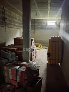 A VENDRE : MAISON hors d’eau hors d’air d’environ 300 m² sur 3 niveaux