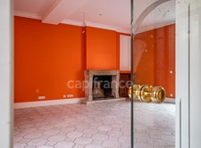Exceptional 270 m² (2,900 sq ft) residence with 6 bedrooms, in the heart of the city center, close to the train station