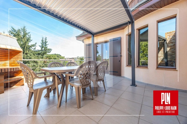 PRÉMARTINE - MAISON 4 CHAMBRES ET 1 BUREAU AVEC JARDIN, PISCINE ET GARAGE !
