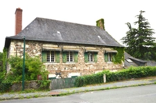 A vendre  belle Batisse a valoriser 7 pièces  Loire Layon Aubance (49)