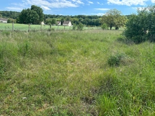 TERRAIN 1 006 M² – BORNÉ – VIABILISÉ POUR LA VENTE – CUTS (60)