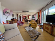 Paris 18e – Ordener / Marcadet – 6ème étage avec ascenseur, balcon-terrasse et vue dégagée