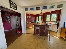 Paris 18e – Ordener / Marcadet – 6ème étage avec ascenseur, balcon-terrasse et vue dégagée