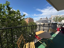 Paris 18e – Ordener / Marcadet – 6ème étage avec ascenseur, balcon-terrasse et vue dégagée
