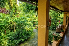 Maison à vendre 11 pièces  (974)