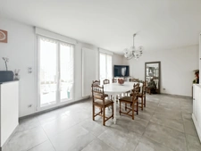 MAISON INDIVIDUELLE – 4 CHAMBRES + BUREAU – 130 m² – VIE DE PLAIN-PIED – SOUS-SOL COMPLET – JARDIN PLEIN SUD – CALME ET PROCHE COMMODITÉS