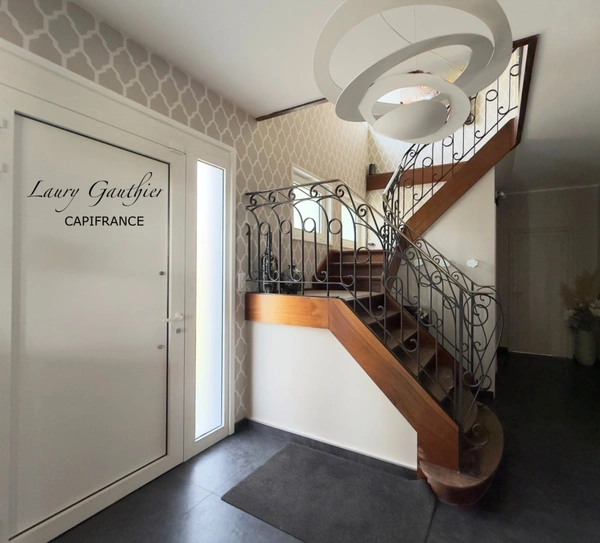 Superbe villa individuelle 208 m² – 7 pièces - Sous-sol complet – Terrain 1400 m² – La Chapelle-d’Armentières