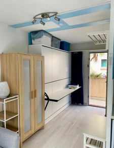 GOLFE-JUAN CENTRE – STUDIO MEUBLÉ AVEC PARKING PRIVATIF ET PISCINE