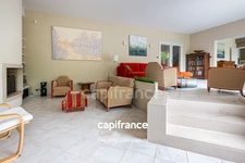 AT THE GATES OF LE MANS - SPLENDID VILLA OF 230m2