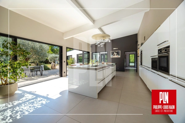 SUPERBE MAISON CONTEMPORAINE AVEC 4 CHAMBRES DE PLAIN-PIED