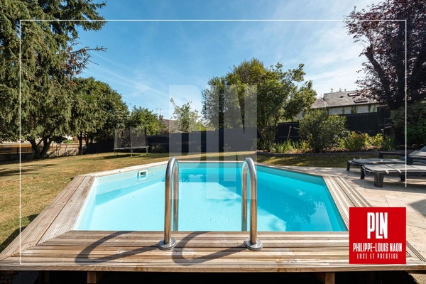 PRÉMARTINE - MAISON 4 CHAMBRES ET 1 BUREAU AVEC JARDIN, PISCINE ET GARAGE !