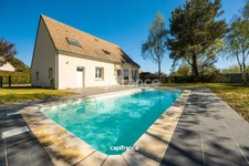 MAISON FAMILIALE 4 CHAMBRES AVEC GARAGE, JARDIN ET PISCINE