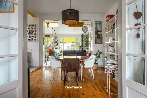 À 5MN du Parc Monod et de l'Université, Maison de caractère, garage, jardin et 2 studios indépendants 
