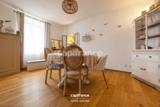 SUPERBE DEMEURE RÉNOVÉE AVEC 5 CHAMBRES, UN DOUBLE GARAGE ET UNE PISCINE !