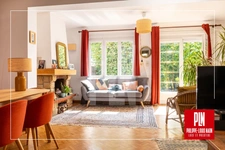 Le charme de la maison de ville… avec un jardin, et garage !